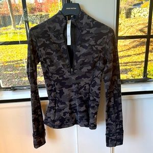 Lululemon Run Brinkley 1/2 Zip Womens 4 Athletic Too.